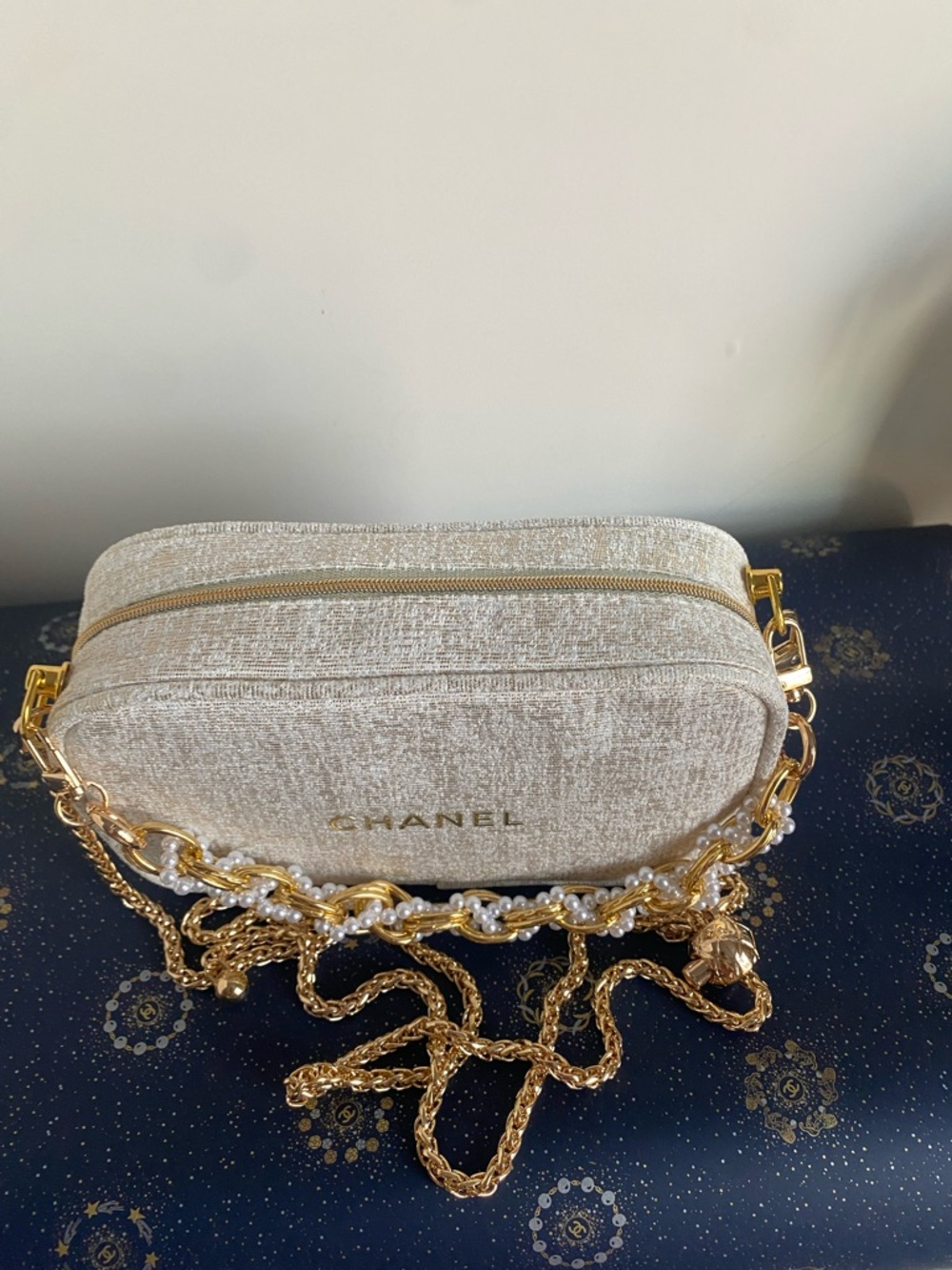 CHANEL Beige & Gold Pouch - Picture 4 of 7